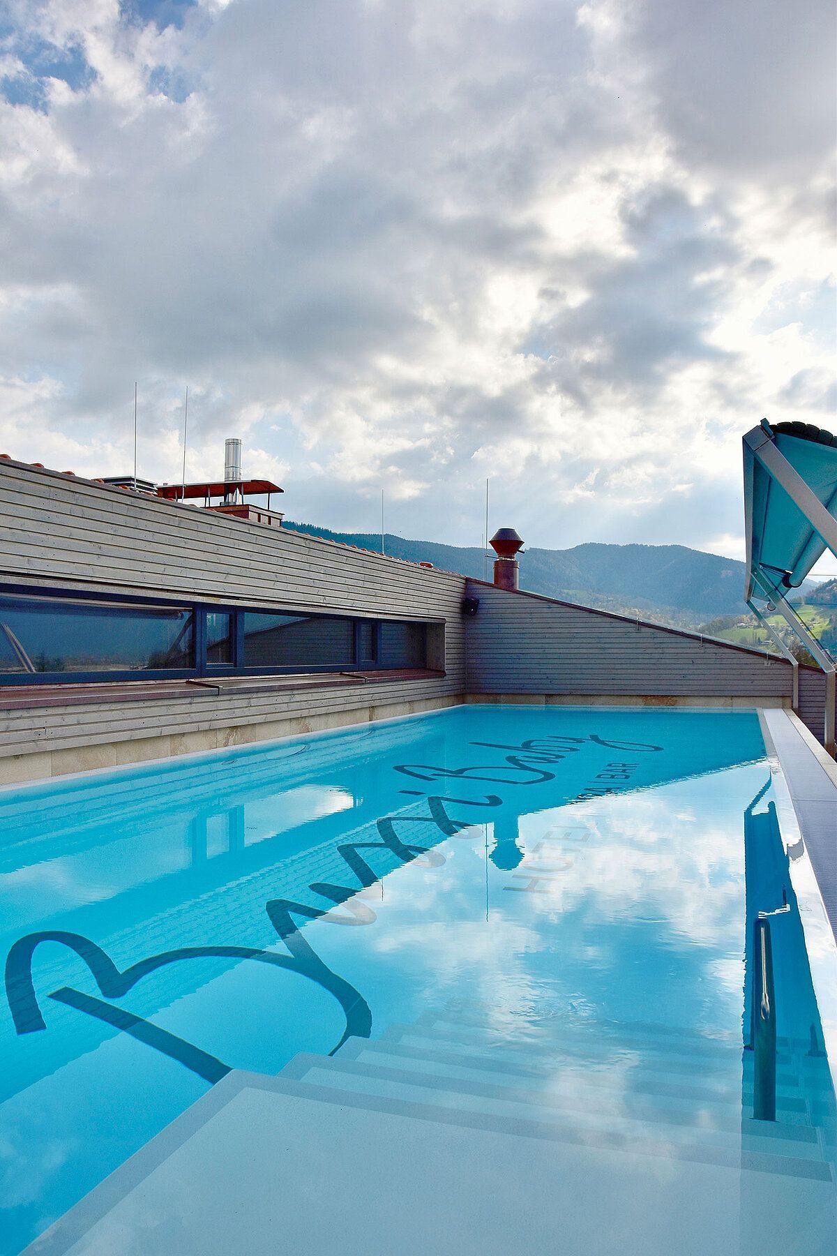Rooftop Pool Hotel Bussi Baby 