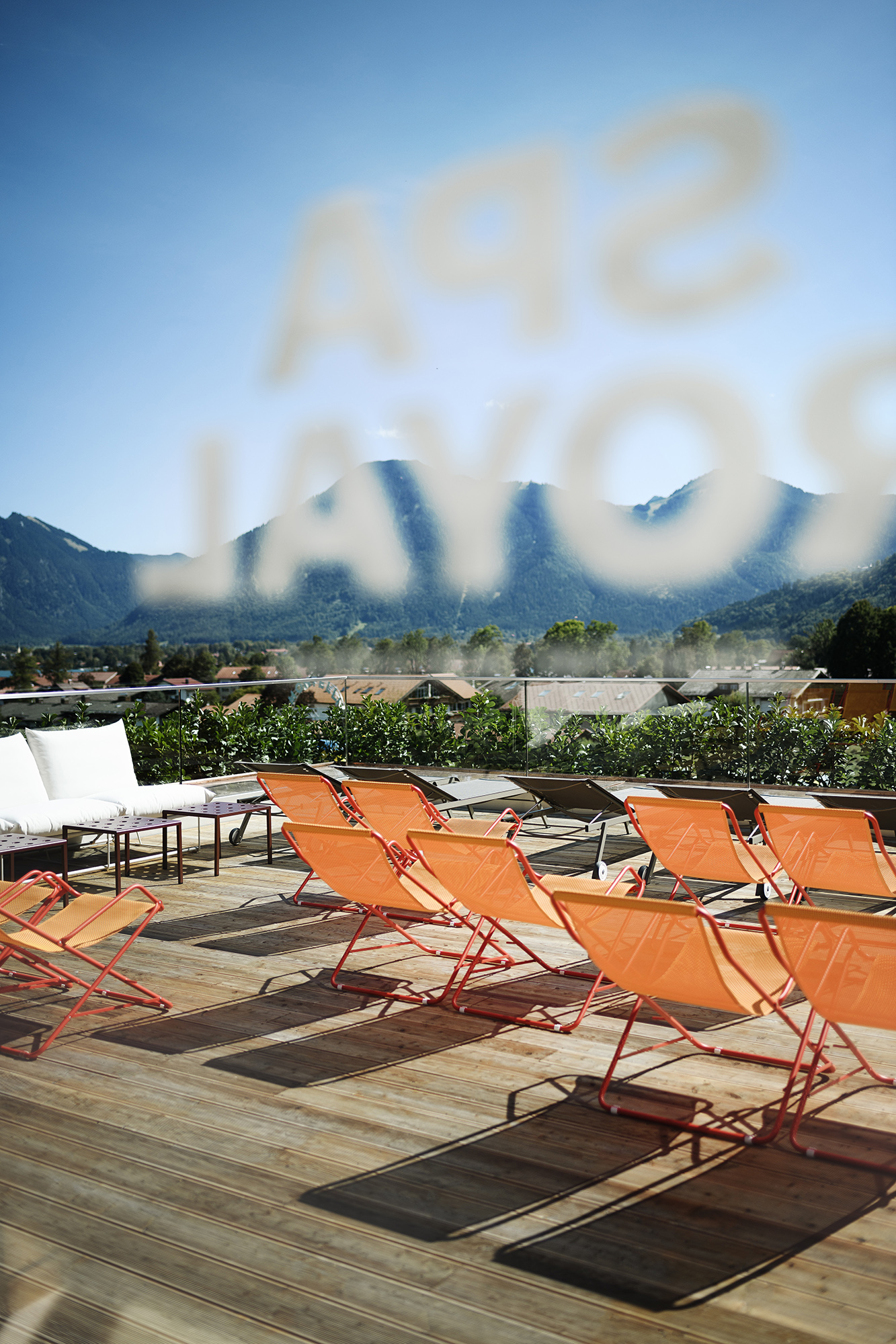 Sun loungers on the terrace of the Spa Royal Hotel Bussi Baby 